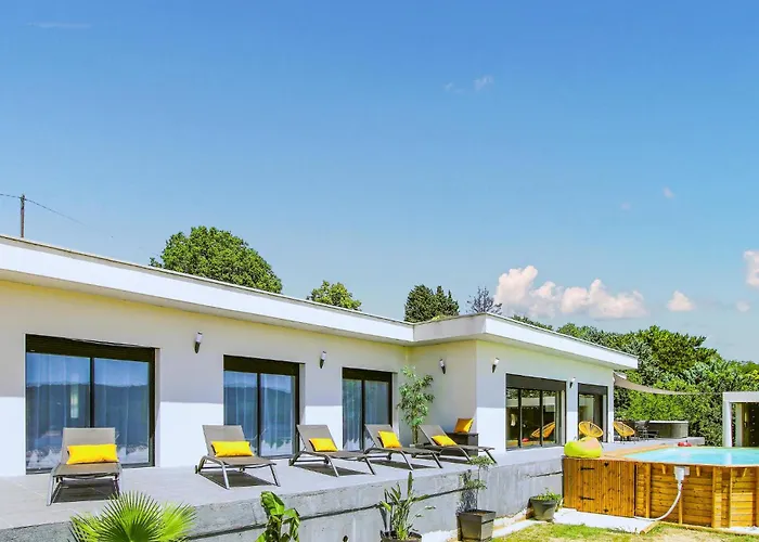 Holiday home Beautiful In Montelimar